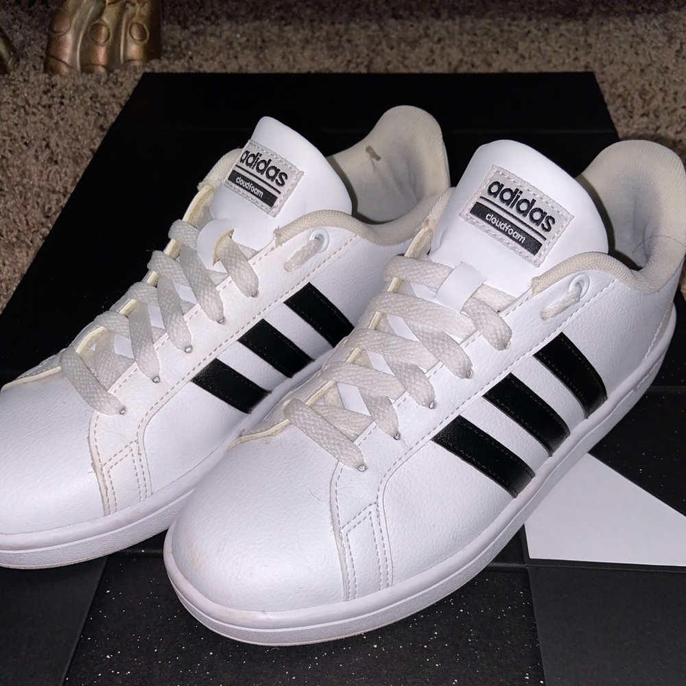 Adidas Sneakers